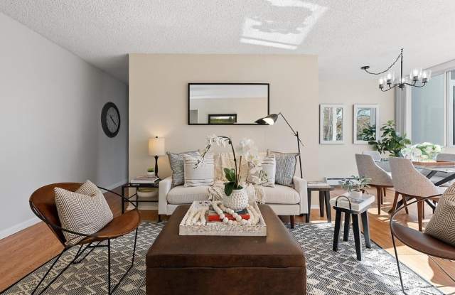 6 Seville WAY photos photos