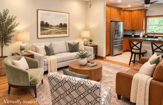 Immaculate End-Unit Townhome with Garage Near Downtown Black Mountain Gallery 3