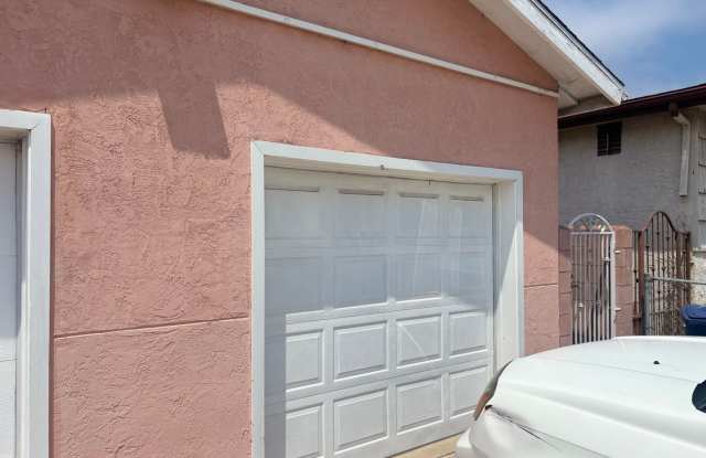 2 bedrooms 2 full bathrooms + attached studio in Chula Vista Gallery 3