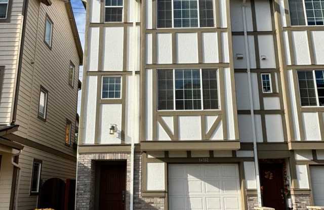 River Terrace Townhome available now!! photos photos