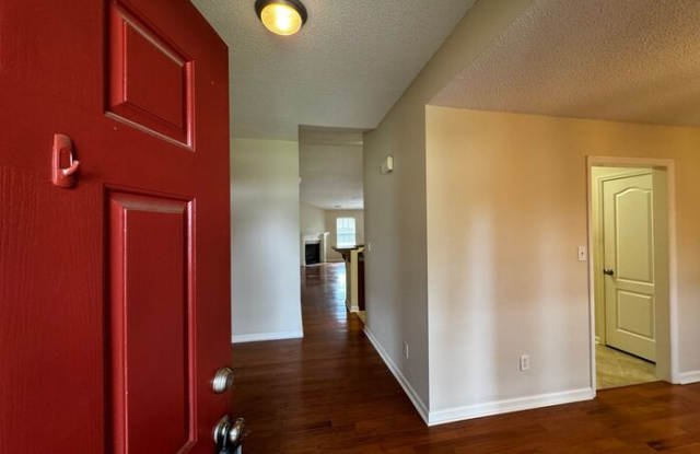 7010 Thornwood Lane Southeast Gallery 4