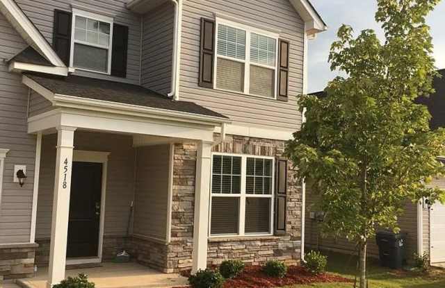 Room in 4 Bedroom Home in Denver NC Gallery 3