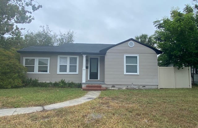 725 28th St N - 725 28th Street North, St. Petersburg, FL 33713