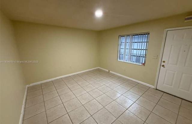 1225 W 30th St photos photos