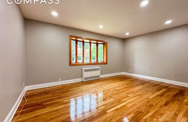 10-01 154th Street photos photos