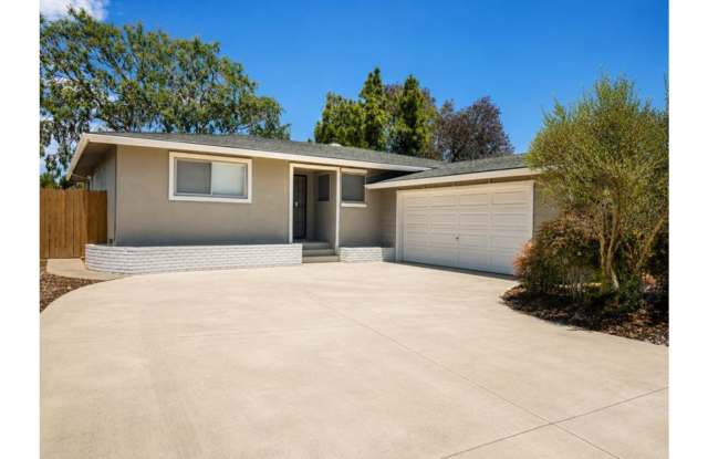 Spacious 4-Bed Home Near SDSU! Gallery 1