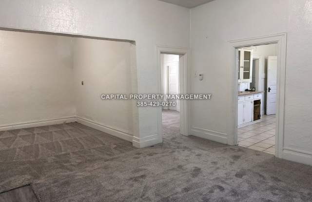 2 Bedroom Home with Fully Fenced Yard Gallery 4