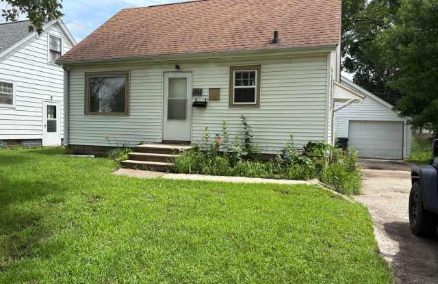 3 bedroom 1 bathroom single family home photos photos