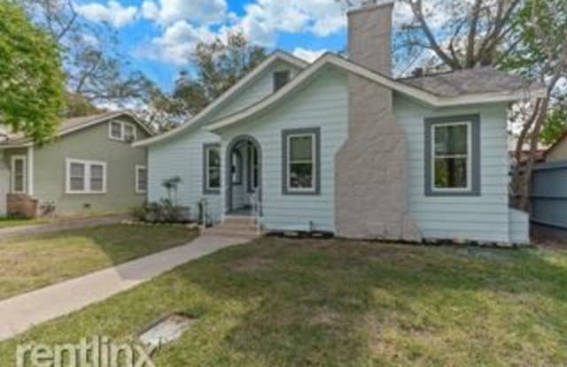 158 E White - 158 East White Avenue, San Antonio, TX 78214