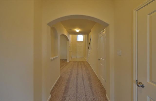 6135 Baileys Town Court Gallery 4