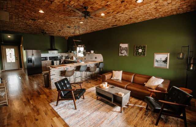 1105 Woodland Street - 1105 Woodland Street, Columbia, TN 38401