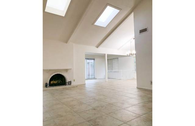 5935 Rexford Avenue Gallery 3