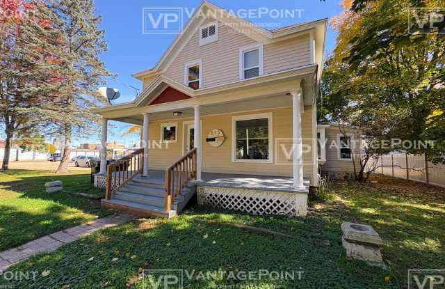 213 South Franklin Street - Lower Gallery 1