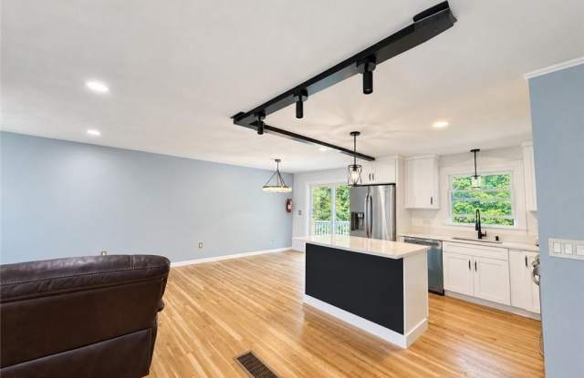76 Verdant Drive Gallery 2
