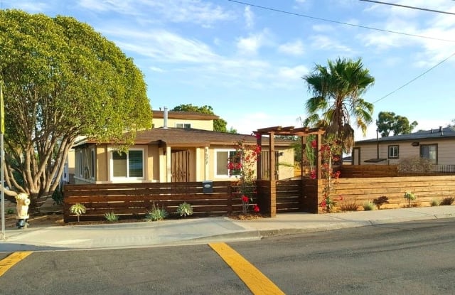 6911 Glidden St Apt 1/2 - 6911 Glidden St, San Diego, CA 92111
