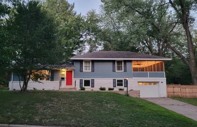 11501 Palmer Road - 11501 Palmer Road, Bloomington, MN 55437