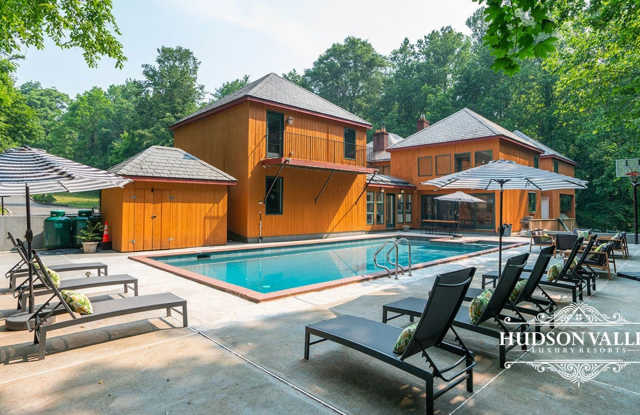 Elegant 7-Bedroom Estate in White Plains – Luxury Living at Its Finest photos photos
