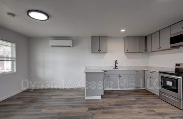 509 E Quincy photos photos