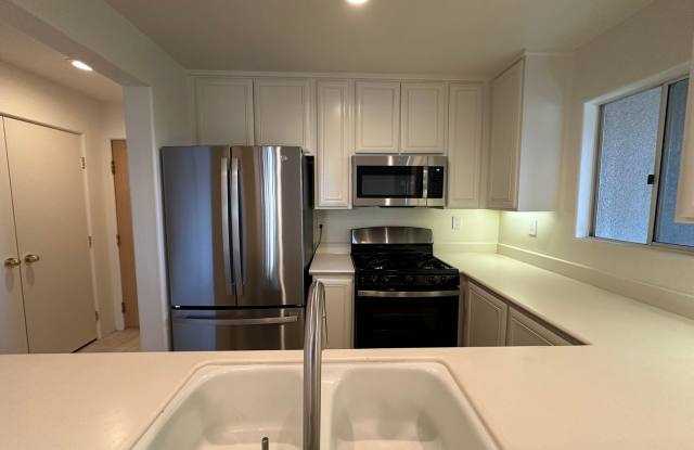 El Escorial Luxury One Bedroom Gallery 4