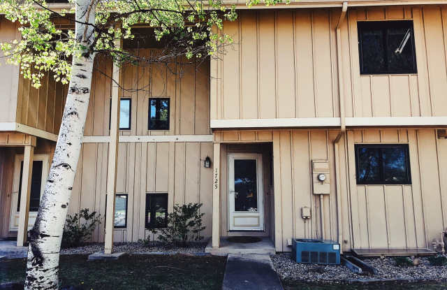Nice Condo by Lake Sherwood - 1725 Lake Sherwood Drive, Fort Collins, CO 80525