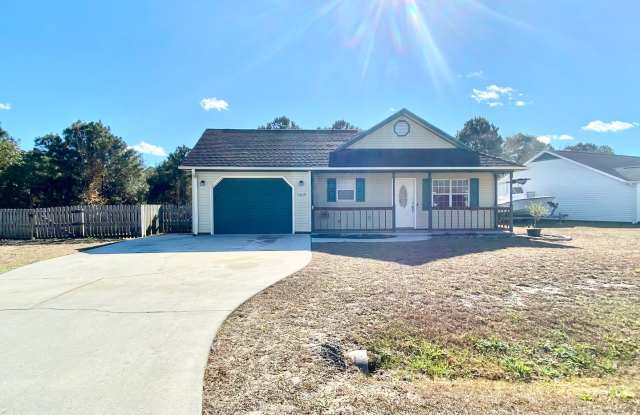Fully Fenced 3 Bedroom Home in Hubert! - 166 Parnell Road, Onslow County, NC 28539