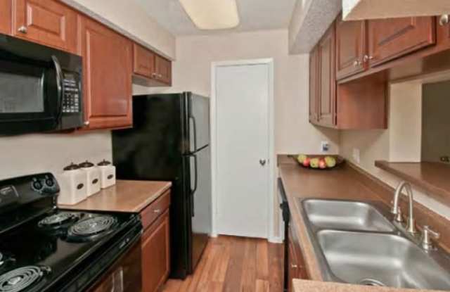 3175 Parker Ln Gallery 3