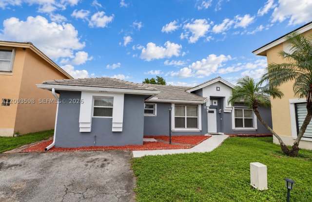 18825 NW 52nd Ct Gallery 1