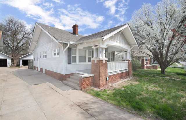 1708 West Maple Street Gallery 3