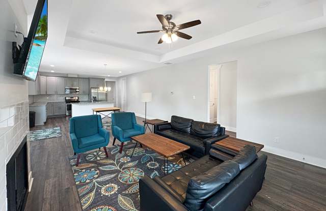 Spacious 3 bedroom, 2.5 bath built in 2022 in Midtown near Southern and McLean Gallery 3
