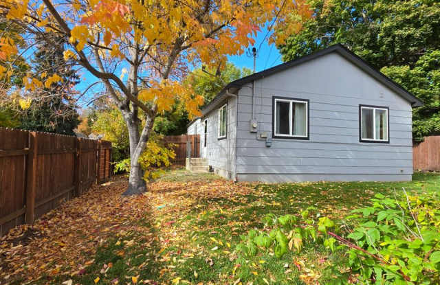 Cozy 2 Bed 2 Bath Home w/ office Gallery 1