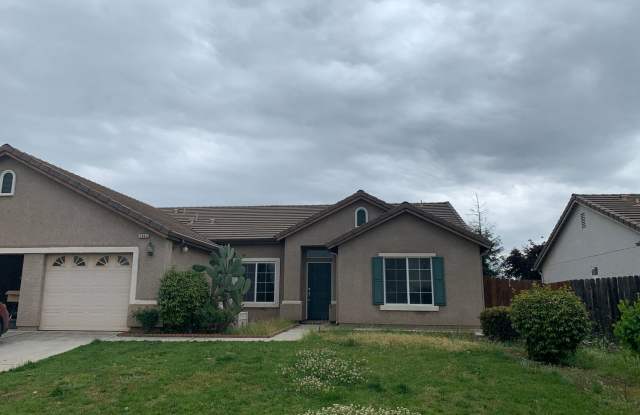 Perfect 4 bedroom, single level Clovis home in 93619 photos photos