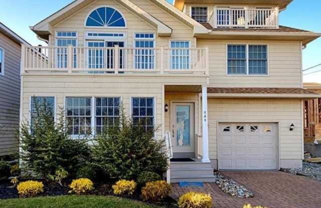 205 W Brigantine Ave photos photos