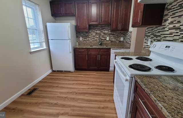 7404 WHERNSIDE STREET Gallery 2