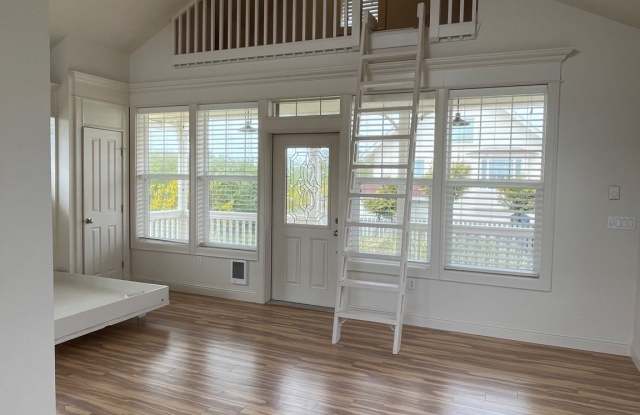 493 Ocean Spray Street Sw Unit D Gallery 2