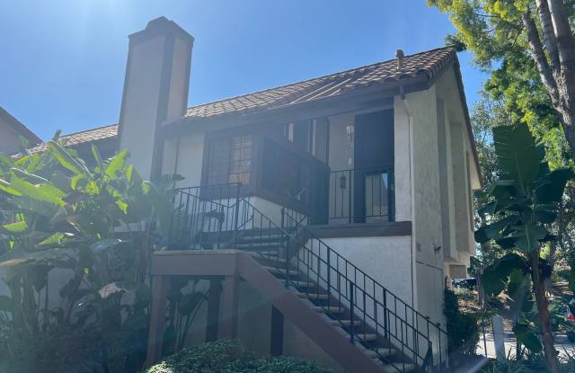 Perfect 2 Bed 1 Bath End Unit Condo in Placentia - 226 Kauai Lane, Placentia, CA 92870