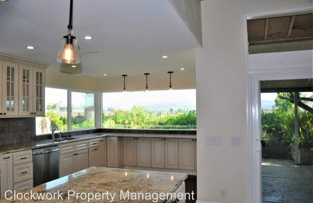 711 Kirkwood Ln. Gallery 4