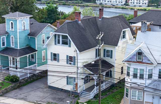 111 Laurel Hill Avenue Gallery 1