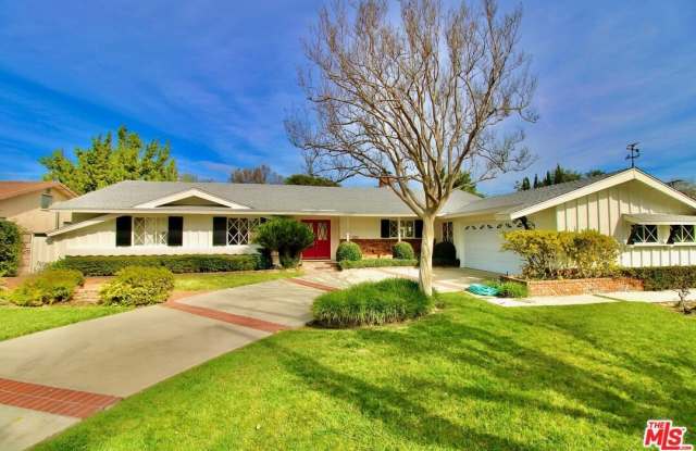 23431 Clarendon St photos photos