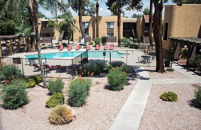 Madera at Metro photos photos