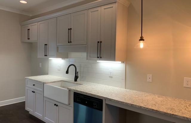 1950 Avenel Ln Gallery 3