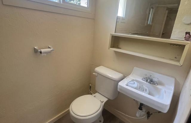 1-Bedroom Apartment in downtown Eugene Gallery 4