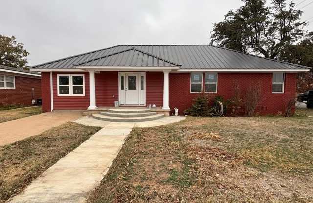 2201 44th St - 2201 44th Street, Snyder, TX 79549
