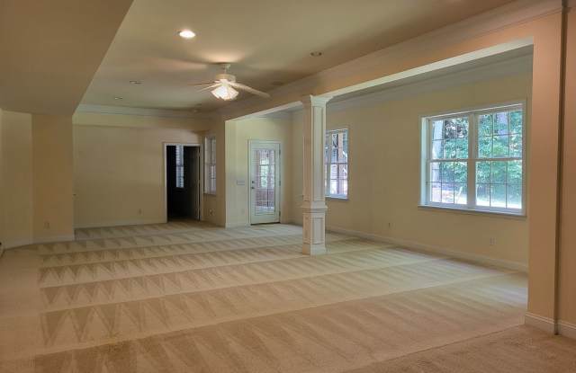 1 bedroom basement apartment Gallery 4