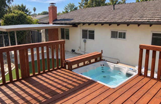 Private hot tub deck with canyon views! Gallery 1