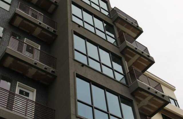 1302 W 5th St - 1302 West 5th Street, Austin, TX 78703
