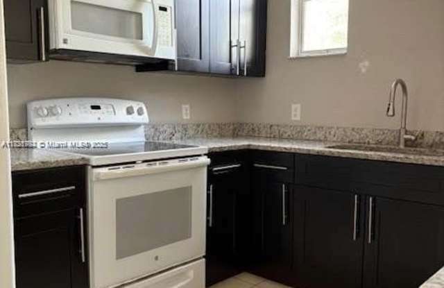2111 Shoma Dr photos photos