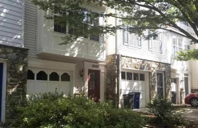 18609 VILLAGE FOUNTAIN DRIVE Gallery 2