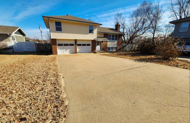 Updated West Side Home with Washer & Dryer + Fenced in Yard! Available August 6th! photos photos