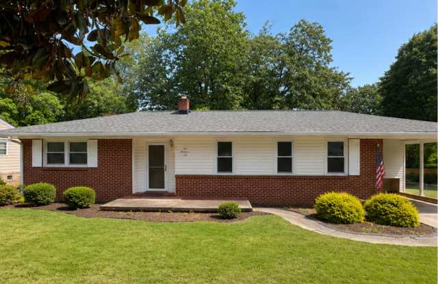 Charming Greenville Retreat photos photos