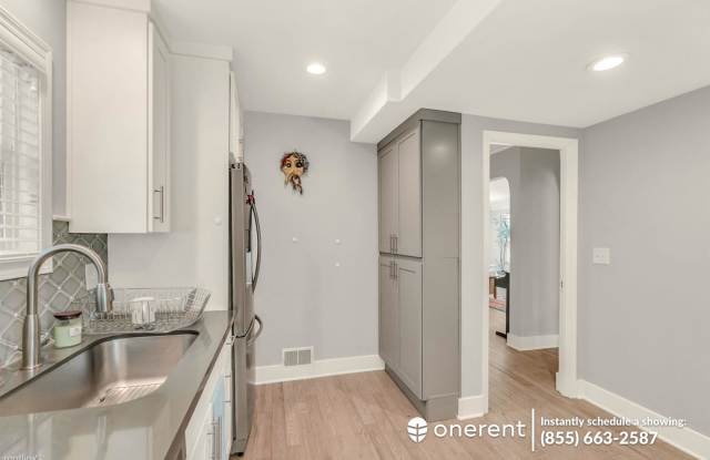824 NE 56th St - 824 Northeast 56th Street, Seattle, WA 98105